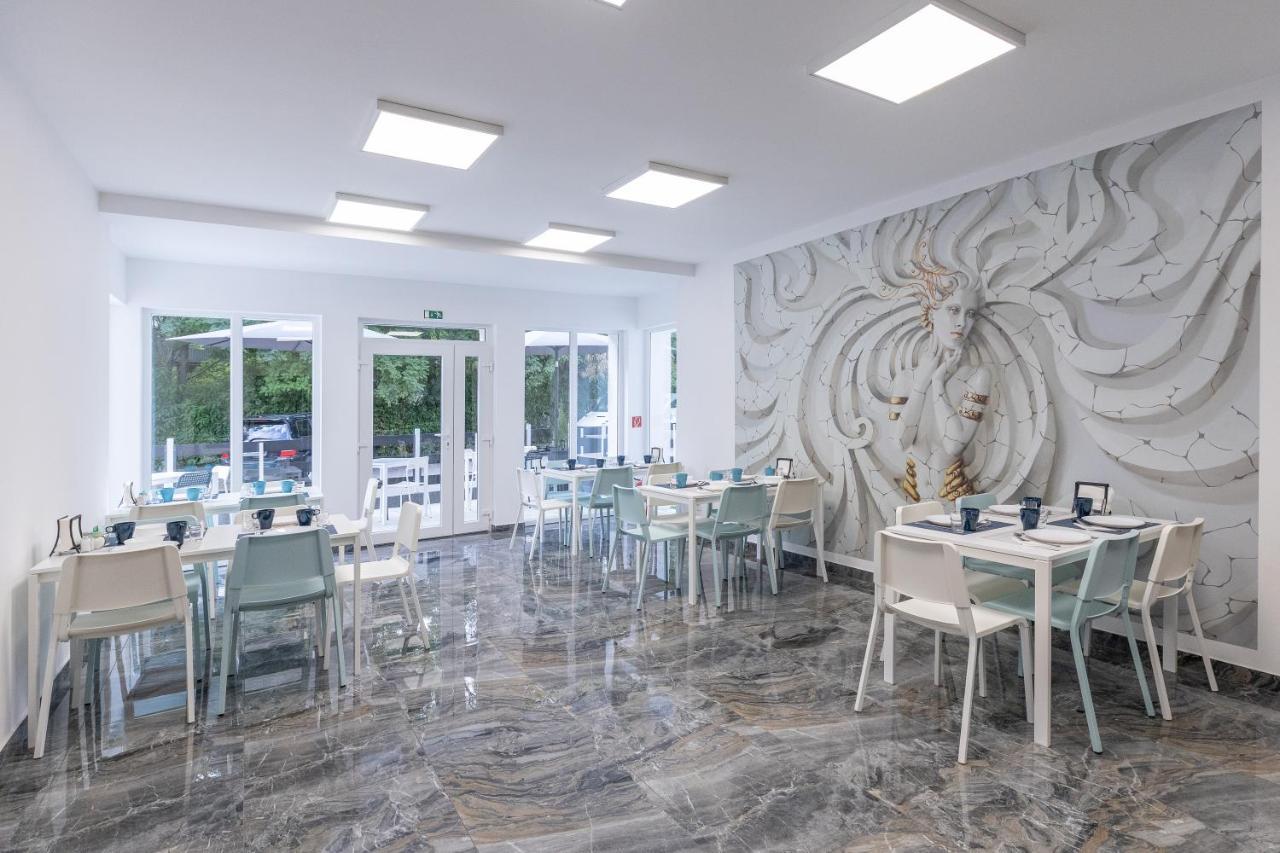 Hajdúszoboszló Panzio 81 B&B 외부 사진